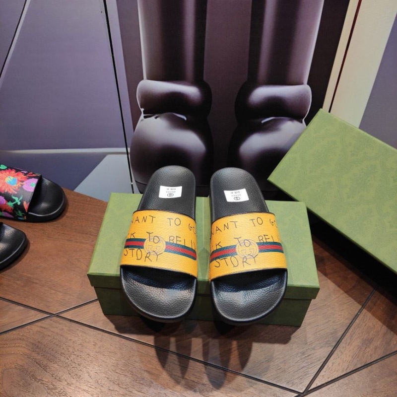 G*u*i slippers
